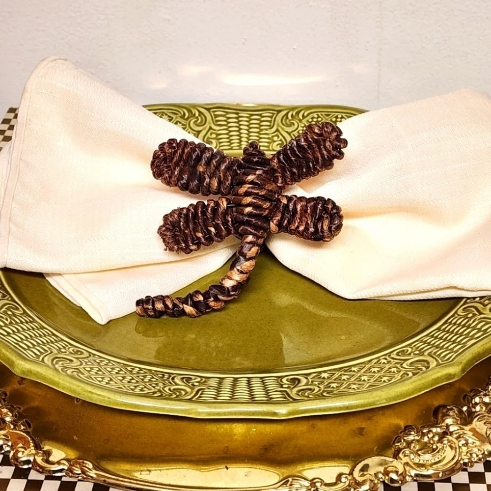 Set of 4 Wicker Rattan Woven Napkin Rings Brown 3